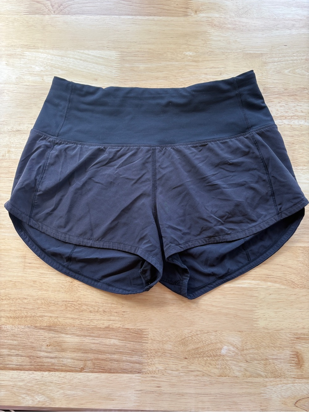 Black Lululemon Speed Up High-Rise Short 2.5"